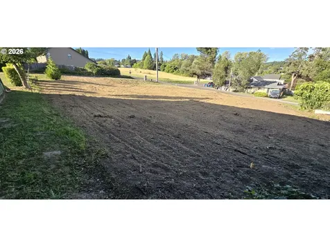 000 W E Avenue La Center WA 98629