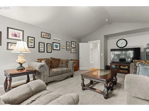 4925 E Masters Drive Newberg OR 97132