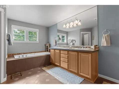 4925 E Masters Drive Newberg OR 97132