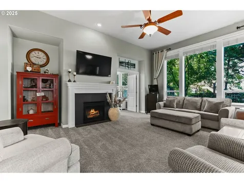4925 E Masters Drive Newberg OR 97132