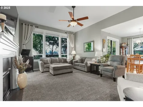 4925 E Masters Drive Newberg OR 97132