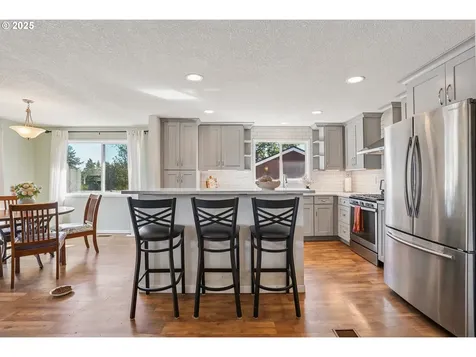 17900 Monticello Drive Gladstone OR 97027