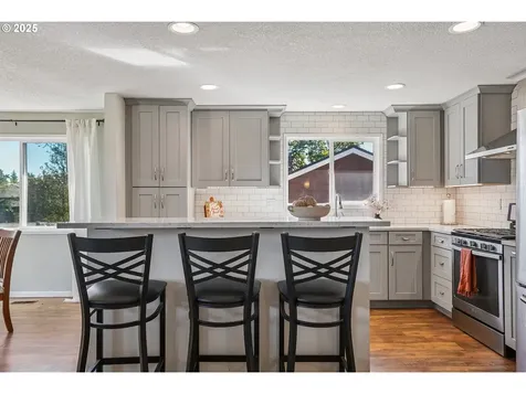17900 Monticello Drive Gladstone OR 97027