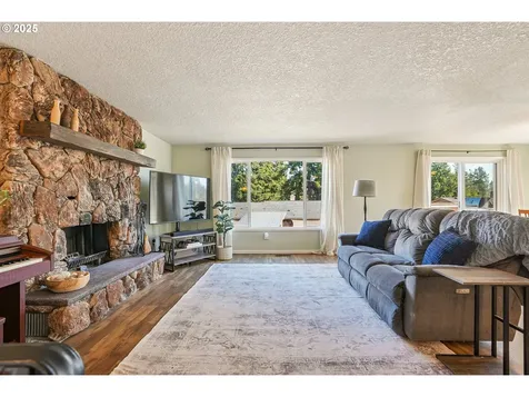 17900 Monticello Drive Gladstone OR 97027