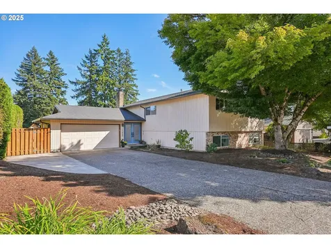 17900 Monticello Drive Gladstone OR 97027