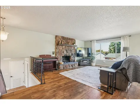17900 Monticello Drive Gladstone OR 97027