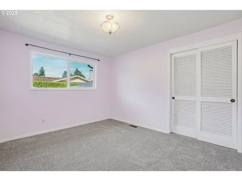 17900 Monticello Drive Gladstone OR 97027
