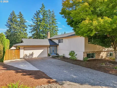 17900 Monticello Drive Gladstone OR 97027