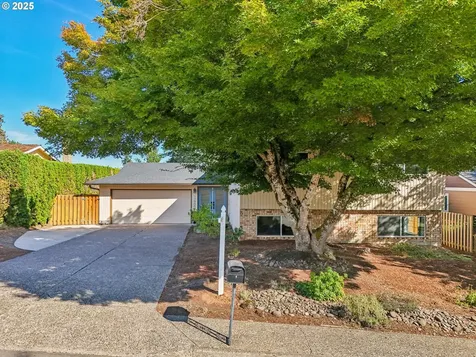 17900 Monticello Drive Gladstone OR 97027