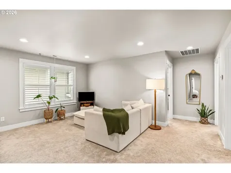 1525 Alsea Drive Eugene OR 97408