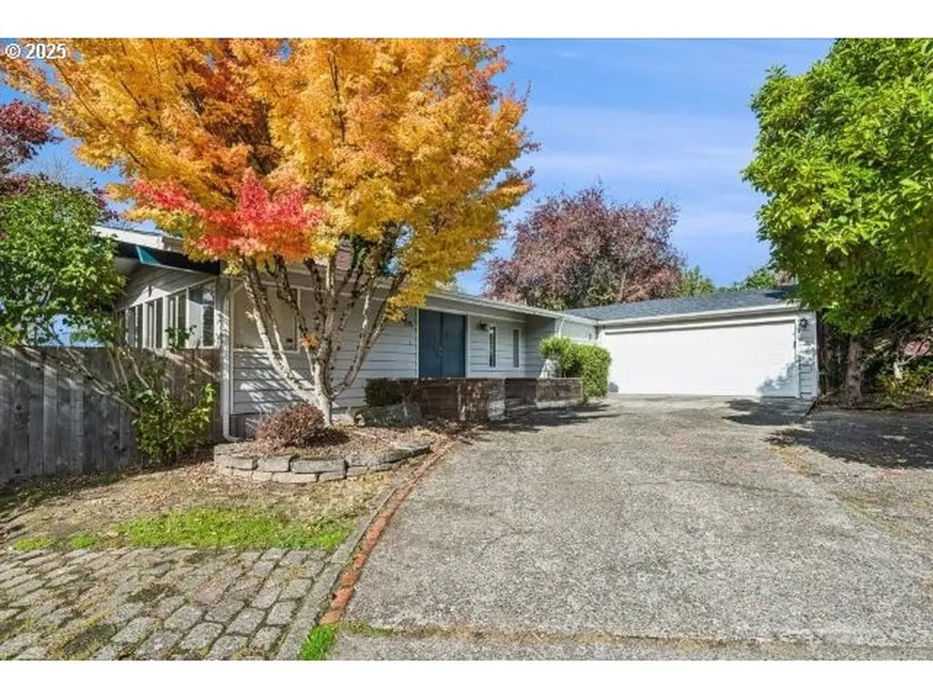 215 SW Towle Avenue Gresham OR 97080