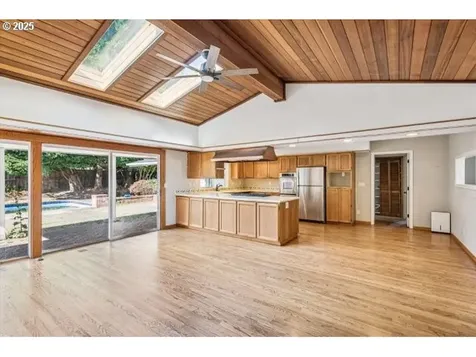 215 SW Towle Avenue Gresham OR 97080