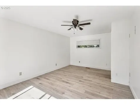 215 SW Towle Avenue Gresham OR 97080