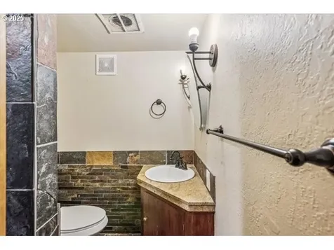 215 SW Towle Avenue Gresham OR 97080
