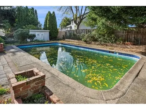 215 SW Towle Avenue Gresham OR 97080