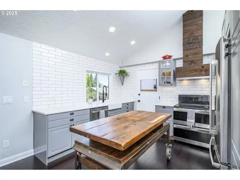 230 NE Kingwood Street Mcminnville OR 97128
