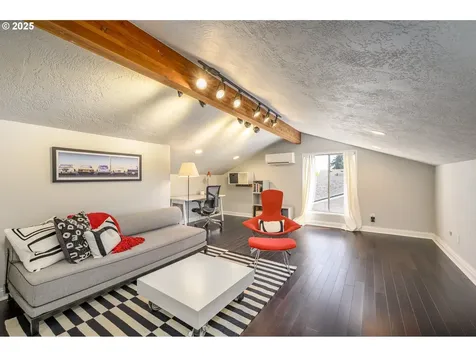 230 NE Kingwood Street Mcminnville OR 97128