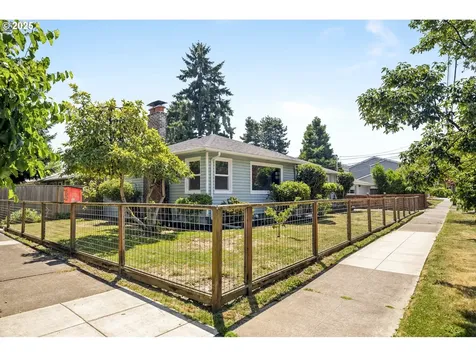 7540 N Reno Avenue Portland OR 97203