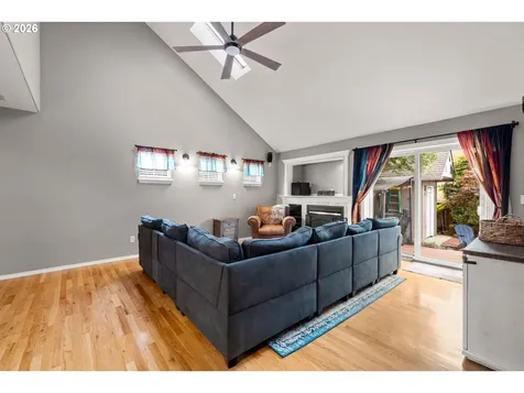215 E Hereford Street Gladstone OR 97027