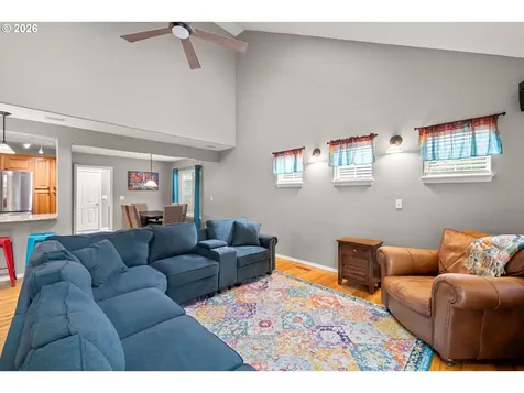 215 E Hereford Street Gladstone OR 97027
