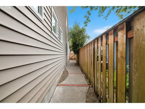 215 E Hereford Street Gladstone OR 97027
