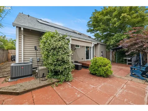 215 E Hereford Street Gladstone OR 97027