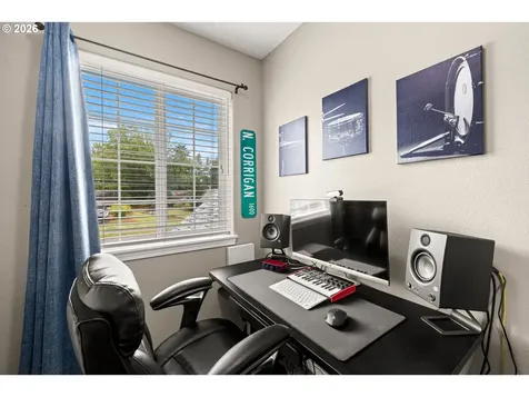 215 E Hereford Street Gladstone OR 97027