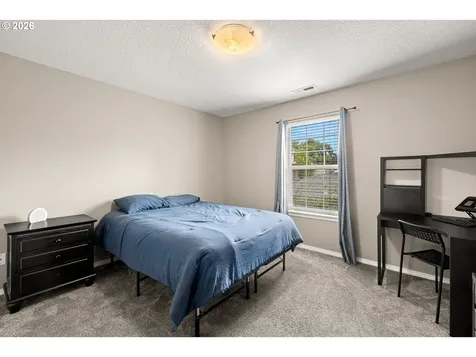 215 E Hereford Street Gladstone OR 97027