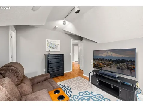 215 E Hereford Street Gladstone OR 97027