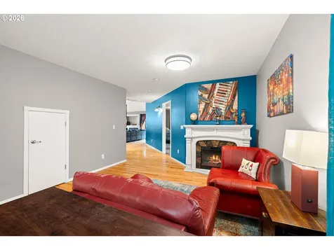 215 E Hereford Street Gladstone OR 97027