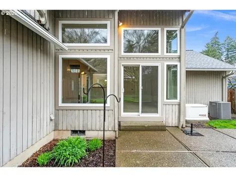 5696 Windfield Loop Lake Oswego OR 97035