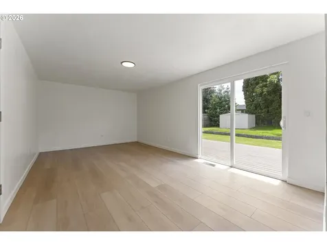 211 NW 103rd Street Vancouver WA 98685