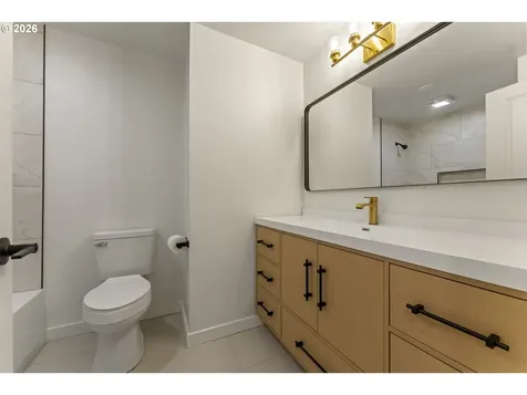 211 NW 103rd Street Vancouver WA 98685