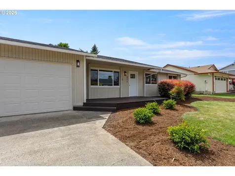 211 NW 103rd Street Vancouver WA 98685