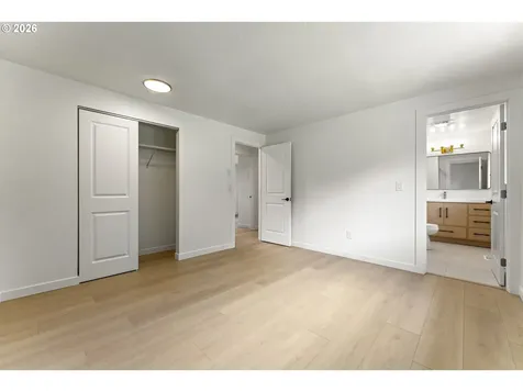 211 NW 103rd Street Vancouver WA 98685