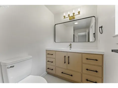 211 NW 103rd Street Vancouver WA 98685
