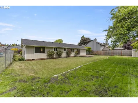 211 NW 103rd Street Vancouver WA 98685
