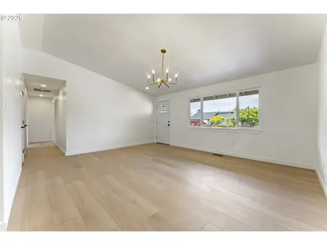 211 NW 103rd Street Vancouver WA 98685