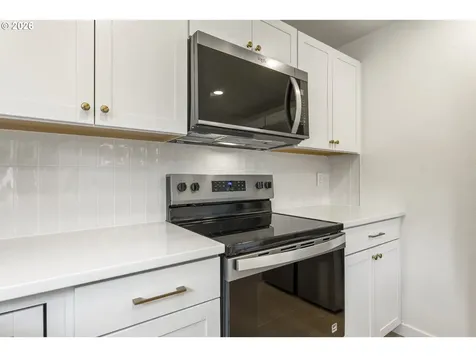 211 NW 103rd Street Vancouver WA 98685