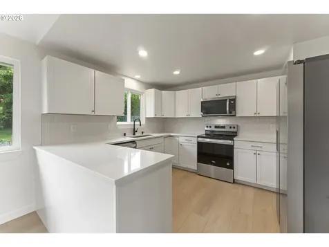 211 NW 103rd Street Vancouver WA 98685
