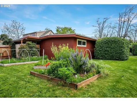 713 E 27th Avenue Eugene OR 97405