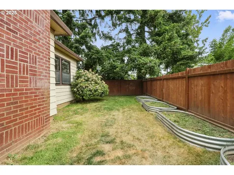 609 W Lincoln Street Woodburn OR 97071