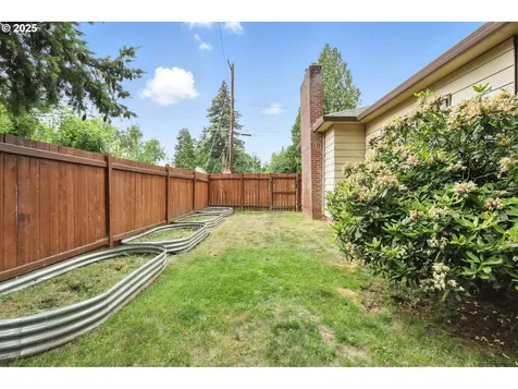 609 W Lincoln Street Woodburn OR 97071