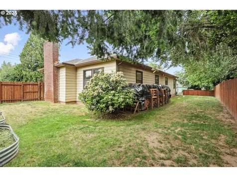 609 W Lincoln Street Woodburn OR 97071