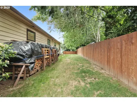 609 W Lincoln Street Woodburn OR 97071