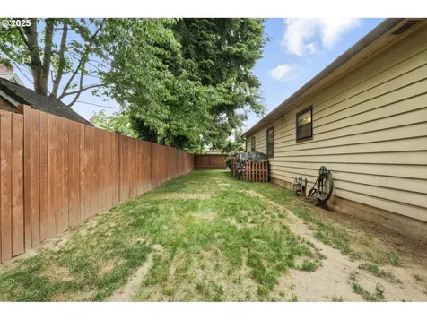 609 W Lincoln Street Woodburn OR 97071