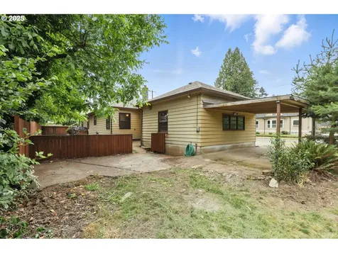 609 W Lincoln Street Woodburn OR 97071