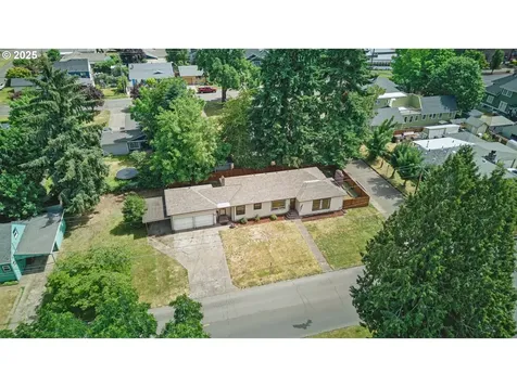 609 W Lincoln Street Woodburn OR 97071