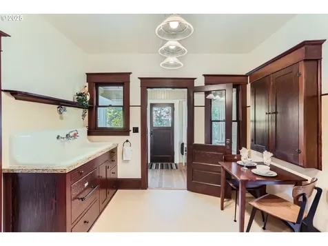 7730 SE 45th Avenue Portland OR 97206