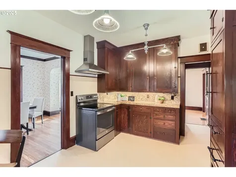 7730 SE 45th Avenue Portland OR 97206